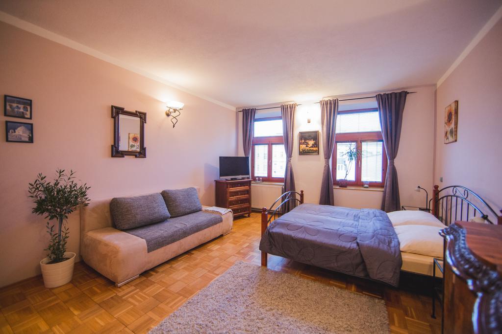 Penzion U Papousku Jindřichův Hradec Extérieur photo