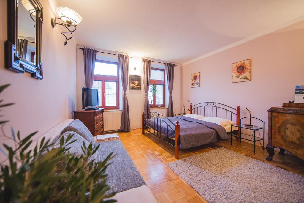 Penzion U Papousku Jindřichův Hradec Chambre photo